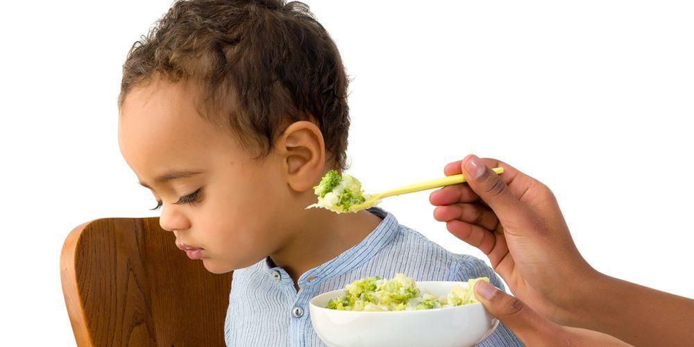 A válogatós evő gyermekek (válogatós ételek) okai és azok leküzdése