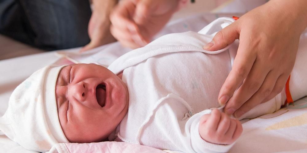 아기를 진정시키는 11가지 효과적인 방법