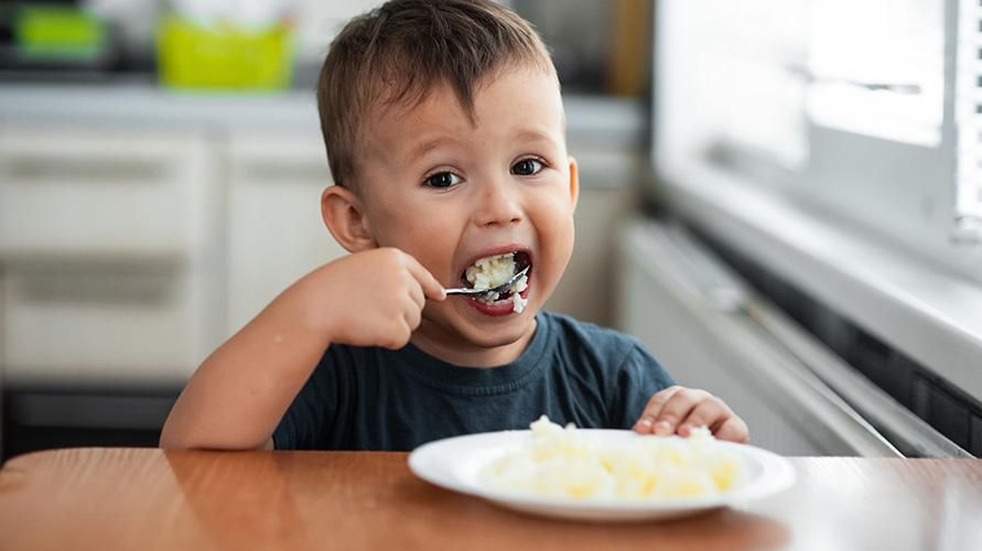 Vitamine für Kinder, die Schwierigkeiten beim Essen haben, wählen Sie mit diesen 4 Zutaten