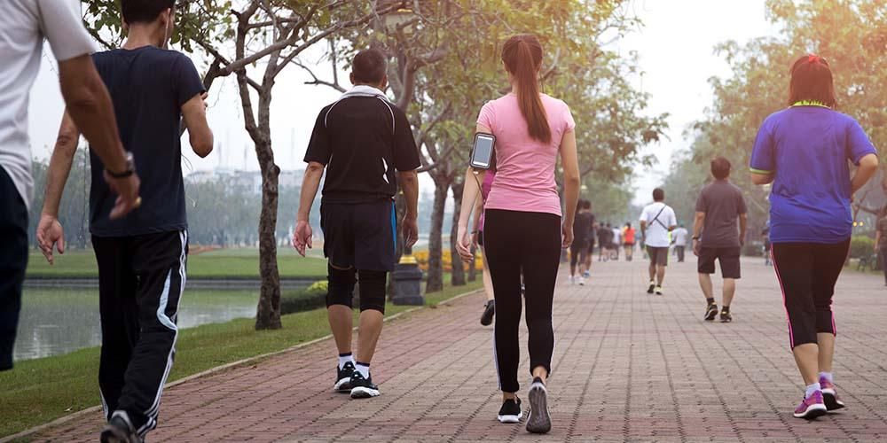 11 beneficii ale unei plimbări relaxante pentru sănătate, care sunt rareori realizate