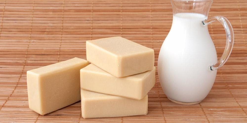 5 найкращих продуктів, щоб відчути переваги купання з молочним милом