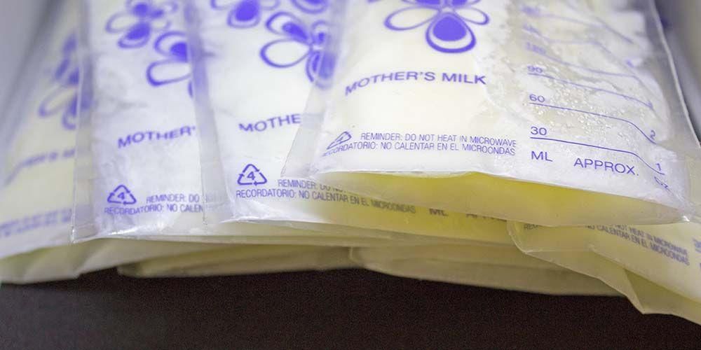 모유가 손상되지 않도록 따뜻하게 데우는 3가지 안전한 방법