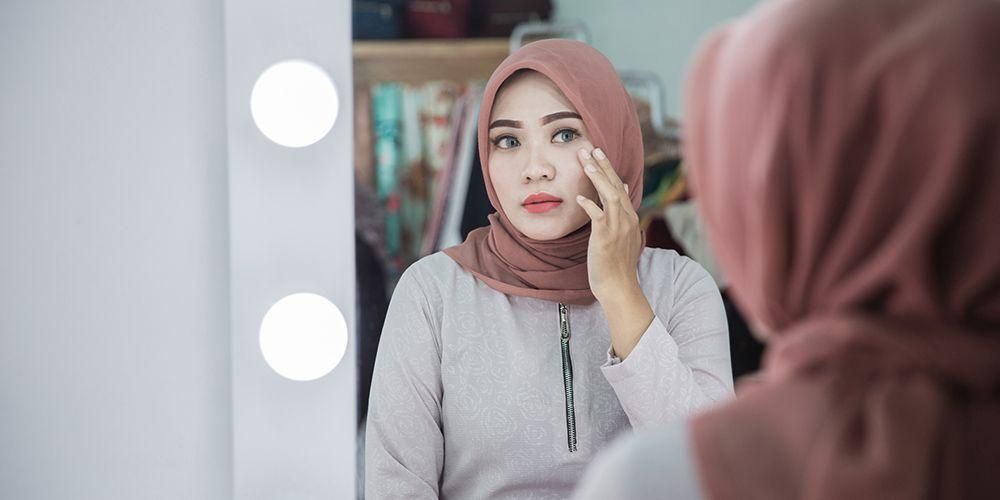 Tips om zelf make-up te leren voor eigenaren van een vette huid