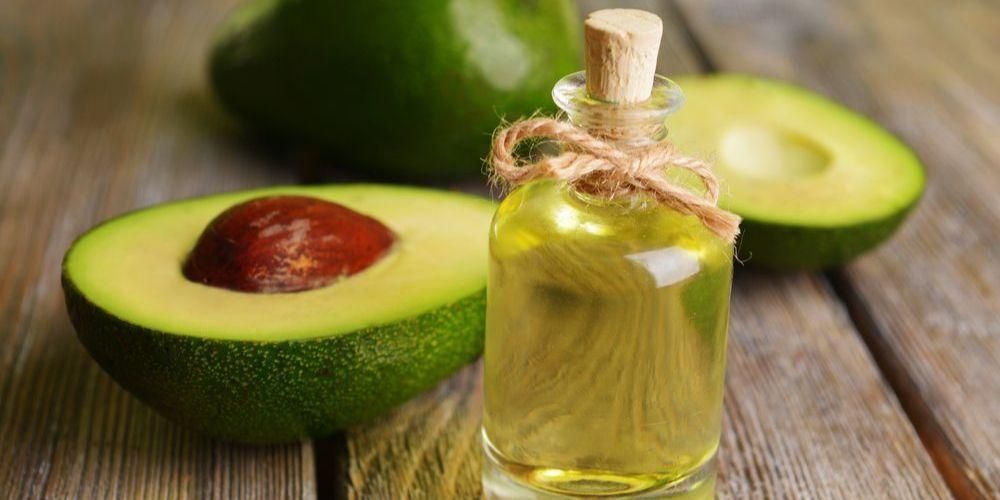 9 beneficios del aceite de aguacate para la salud de la piel y el cabello