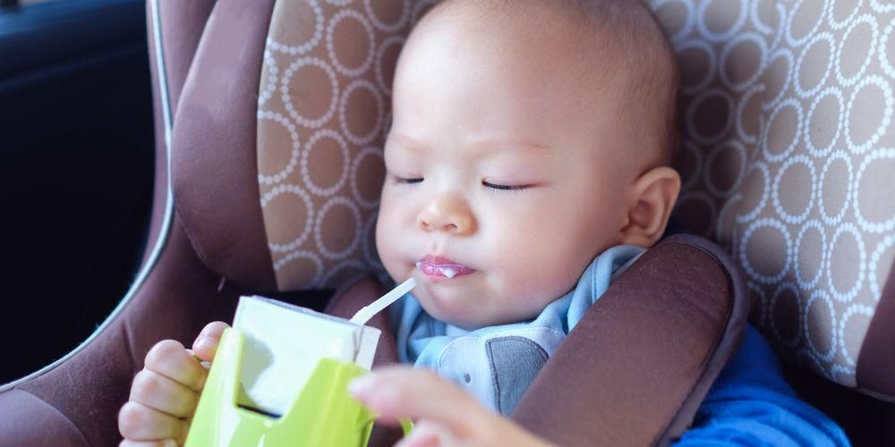 아기를 위한 UHT 우유, 언제부터 아이들에게 주기 시작해야 하나요?